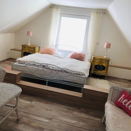 Domek Mezi Domky Napajedla Exteriör bild