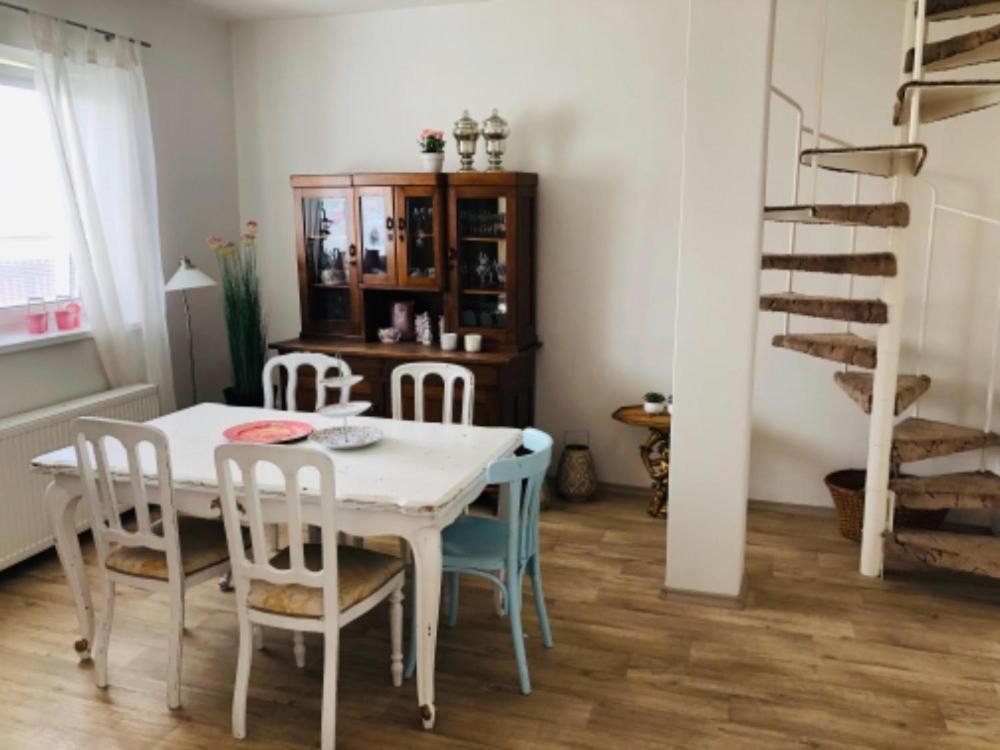 Domek Mezi Domky Napajedla Exteriör bild